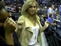 Kate Upton Teaches How To Dougie at the Clippers Game Kate Upton Teaches How To Dougie at the Clippers Game